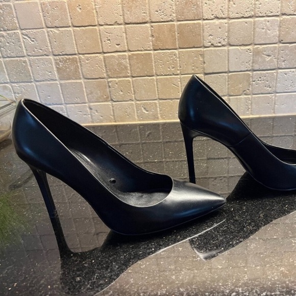 Massimo Dutti Black Classic Heels - Picture 5 of 5